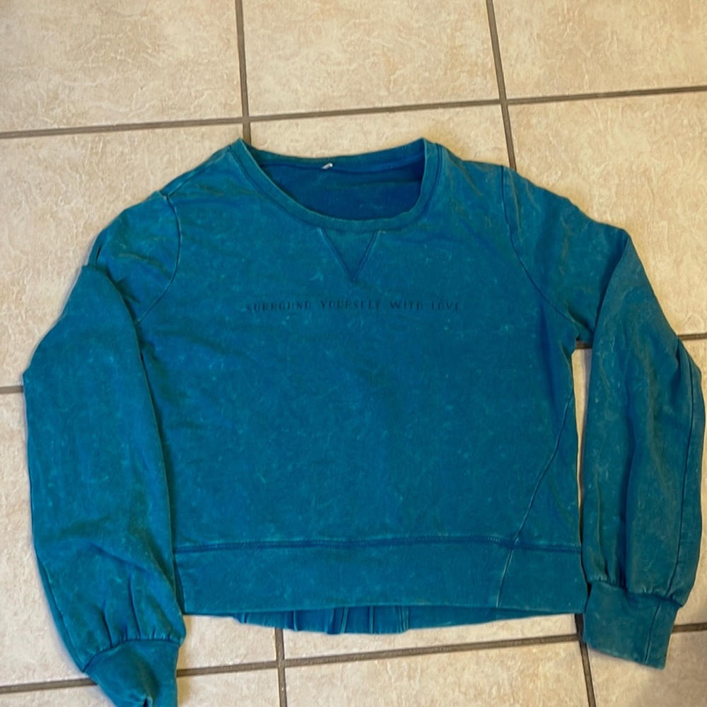 Cal is sweatshirt Teal M, cute elastic touching in part of back